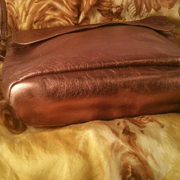 Vintage Metallic Bronze Shoulder Bag - Picture 5 of 5